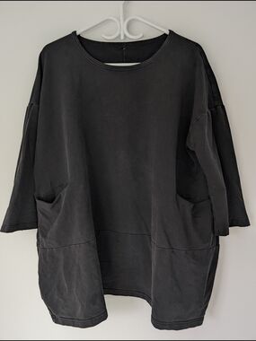 Mordenmiss - Women's Artsy Minimalist Oversized Black Eclectic Top - Size L